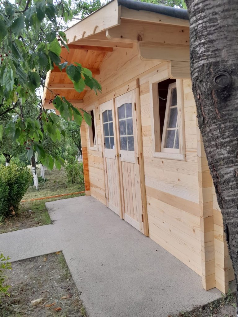 cabanuta de lemn nostra 4,0 x 3,0 m